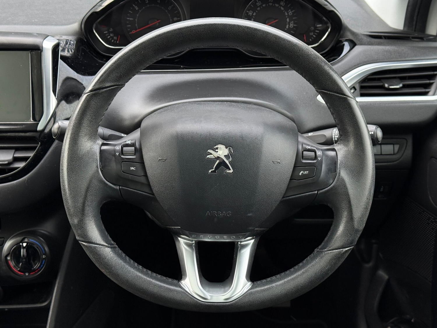 Used Peugeot 208 2015 for sale - 77376216: Photo 18