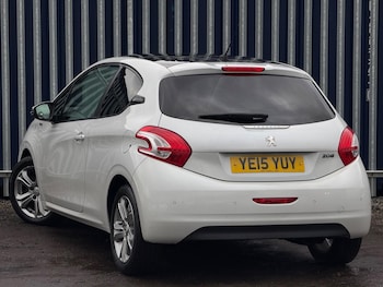 Used Peugeot 208 2015 for sale - 77376216: Photo