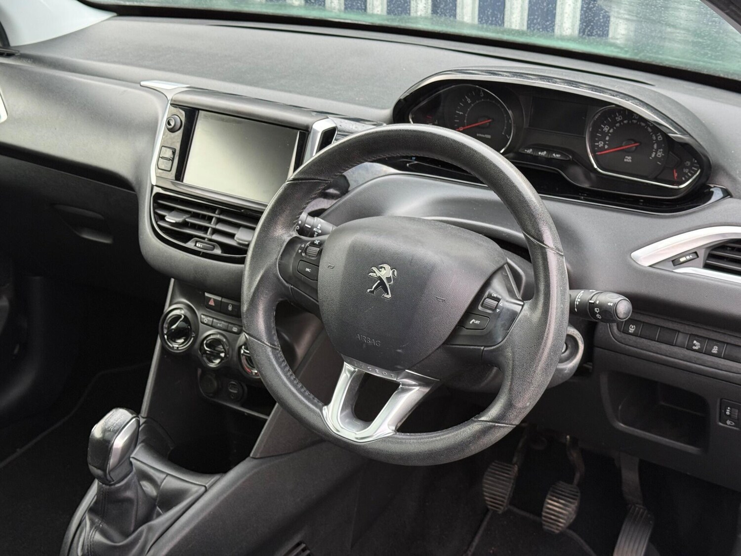 Used Peugeot 208 2015 for sale - 77376216: Photo 3