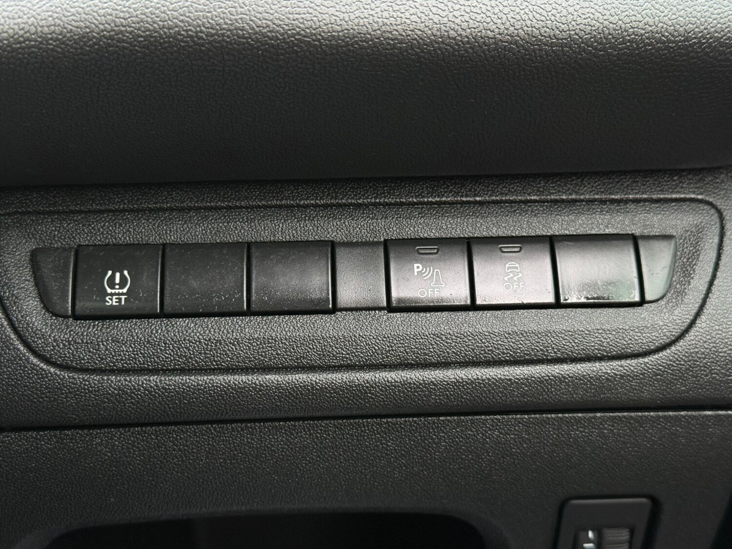 Used Peugeot 208 2015 for sale - 77376216: Photo 30