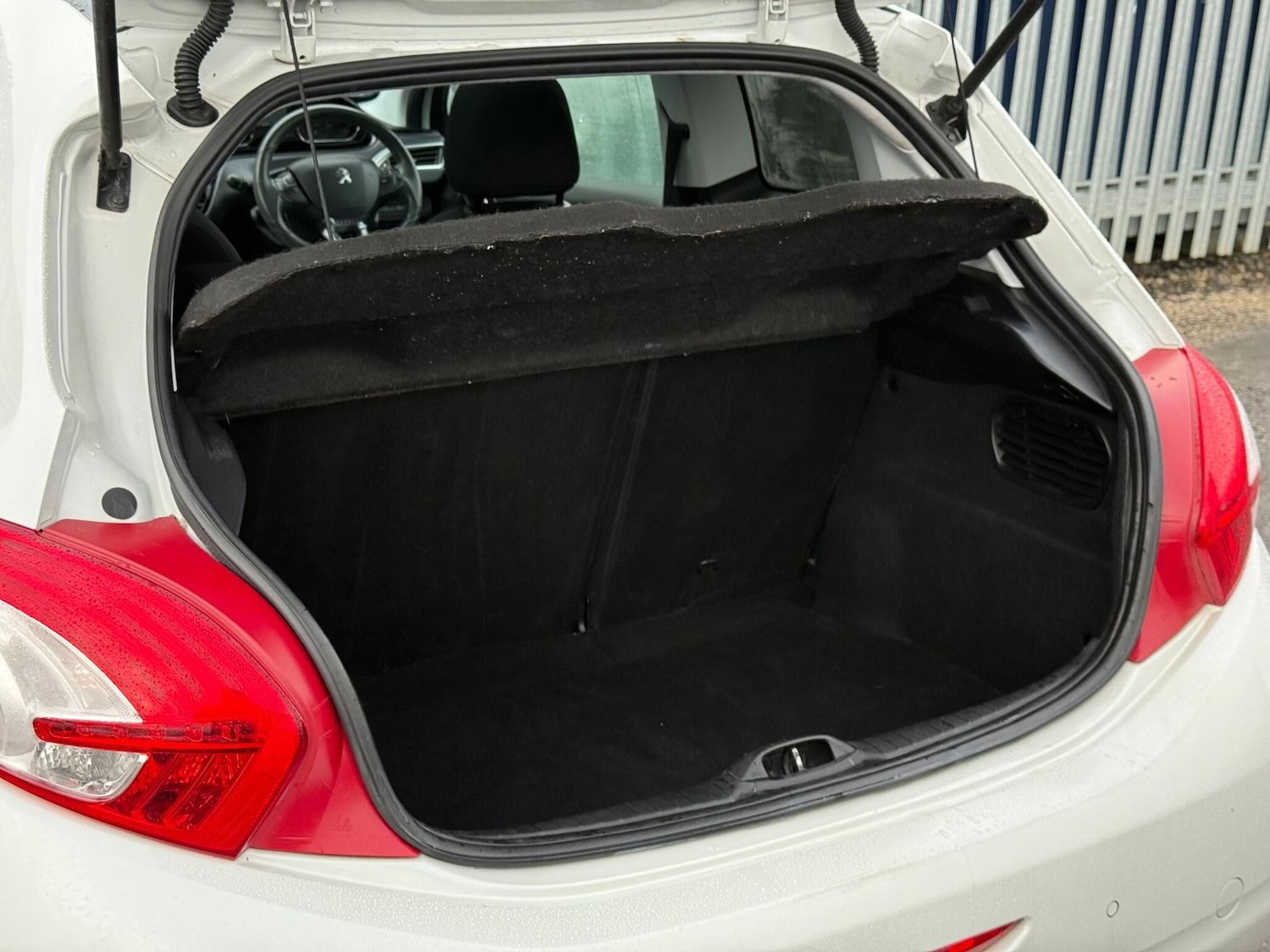 Used Peugeot 208 2015 for sale - 77376216: Photo 33