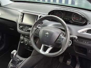 Used Peugeot 208 2015 for sale - 77376216: Photo