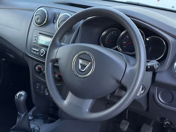 Used Dacia Sandero 2015 for sale - 78838721: Photo