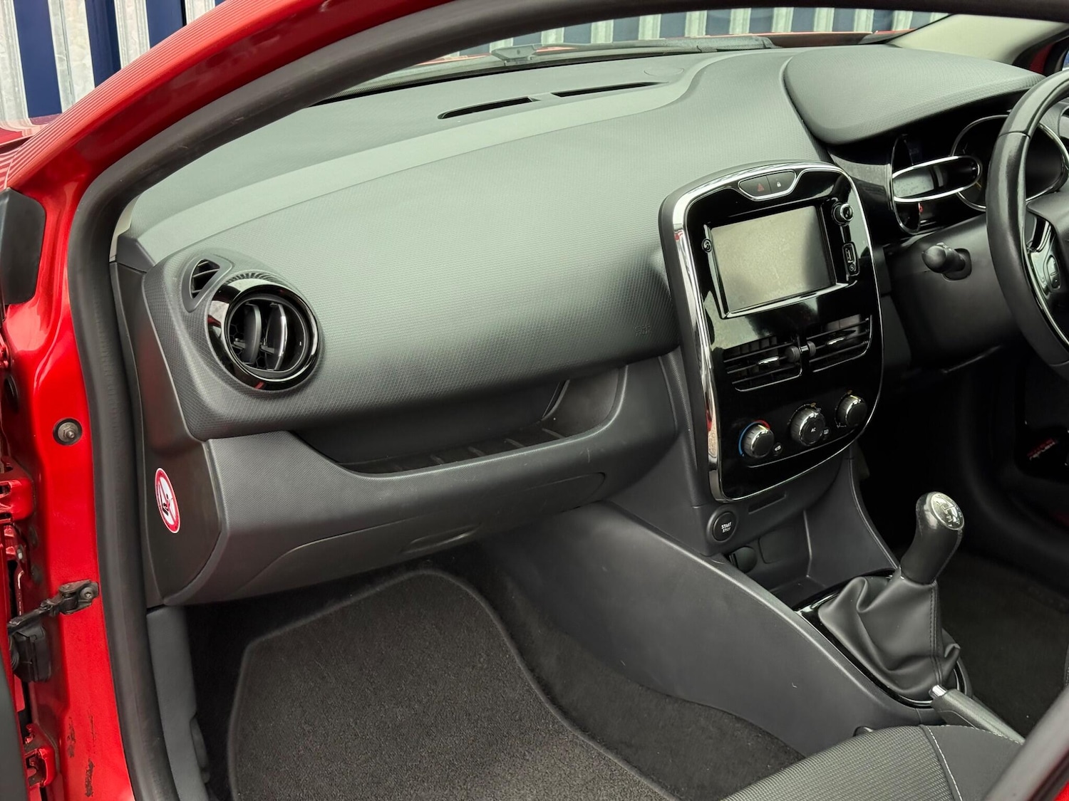 Used Renault Clio for sale - 76681947: Photo 11