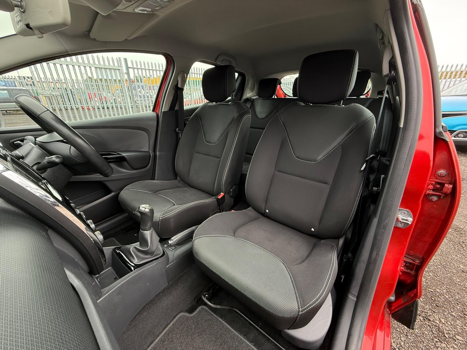 Used Renault Clio for sale - 76681947: Photo 12