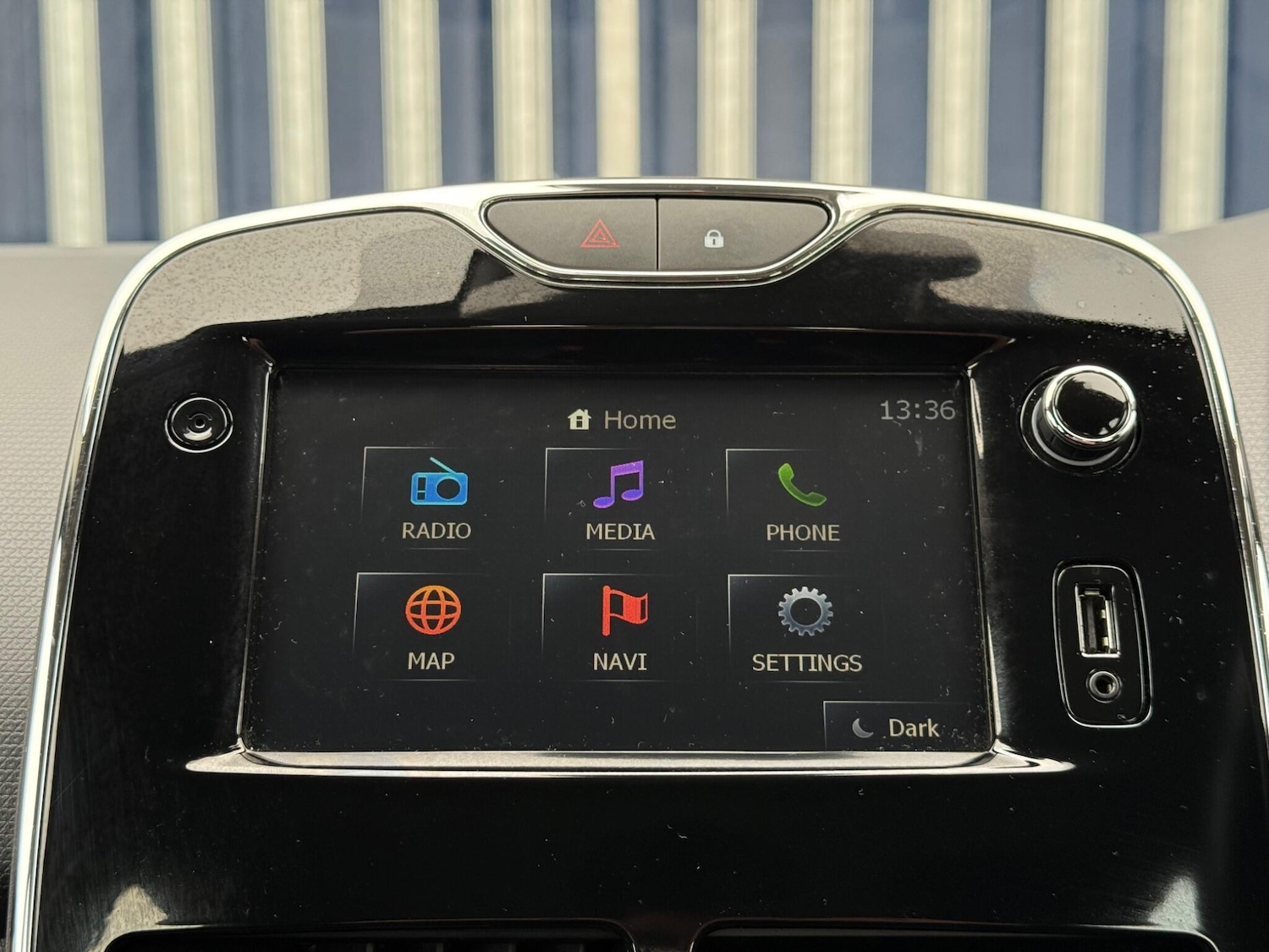 Used Renault Clio for sale - 76681947: Photo 19