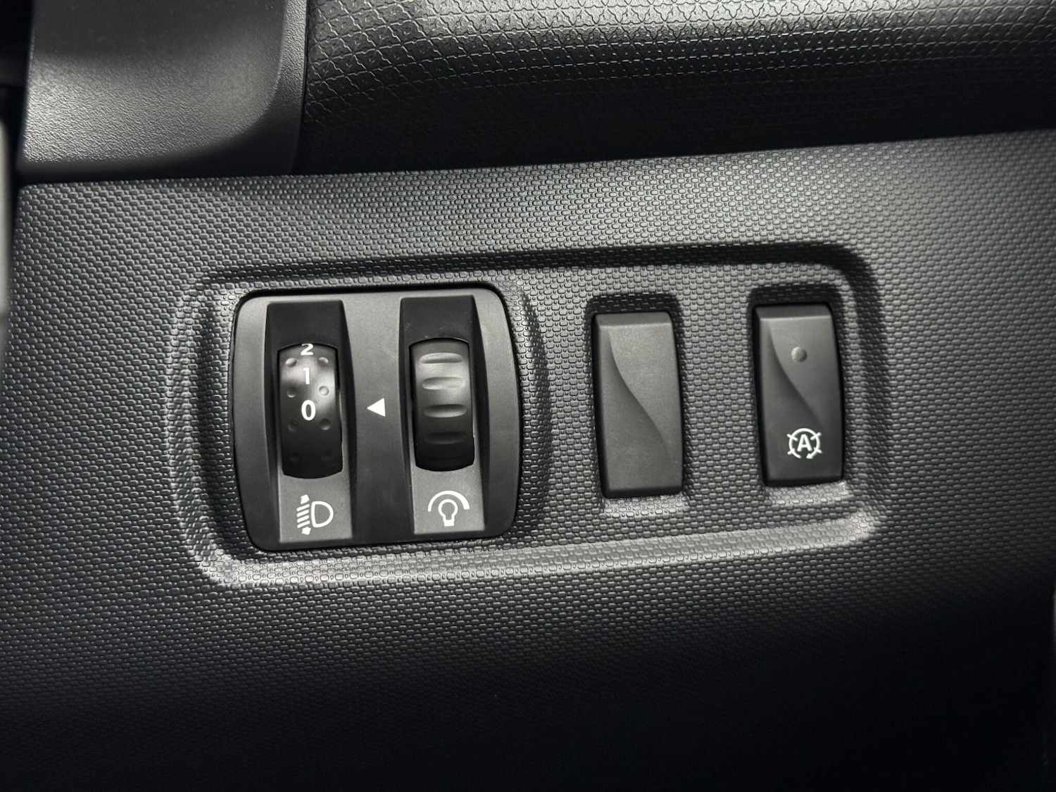 Used Renault Clio for sale - 76681947: Photo 25