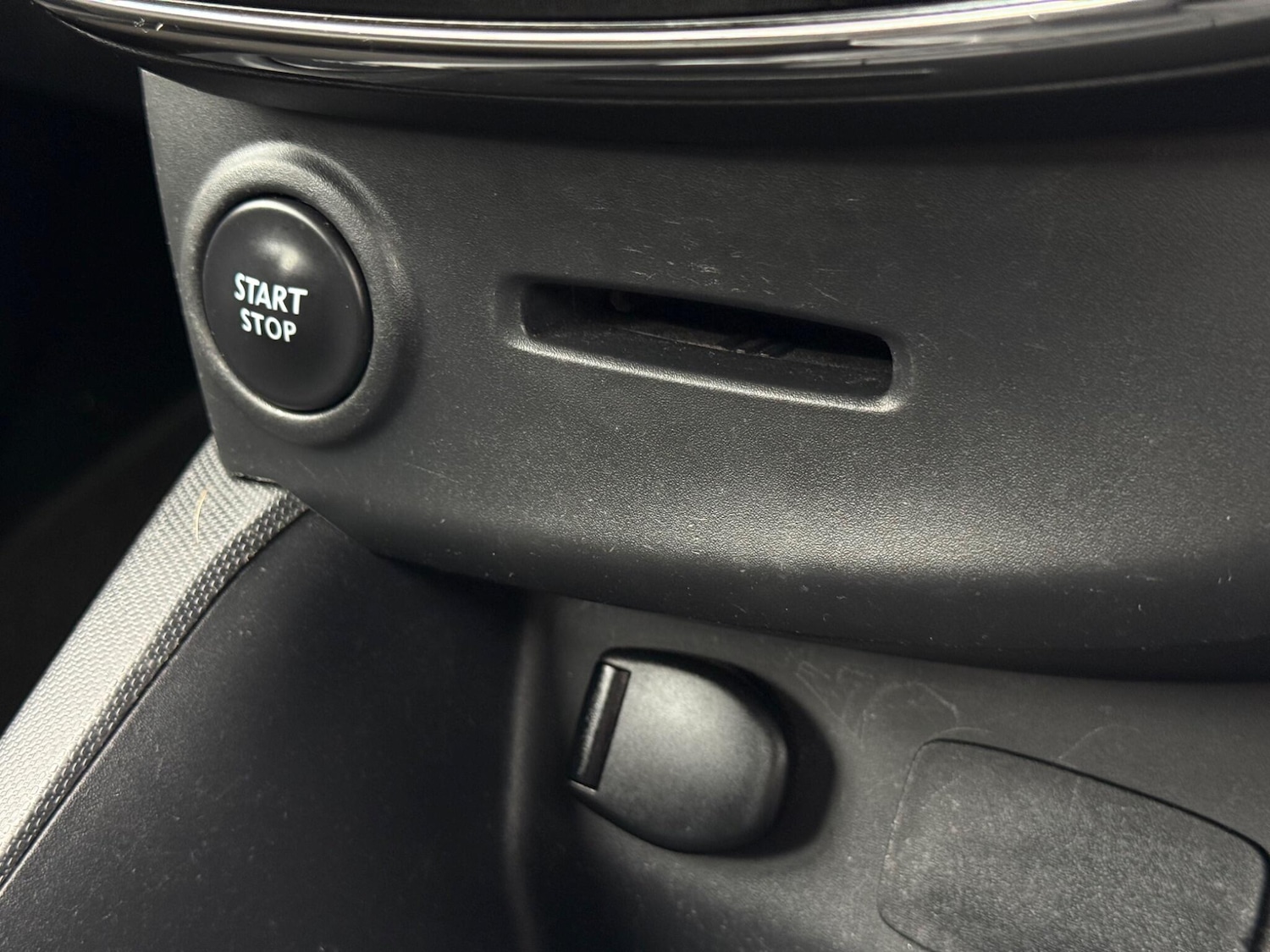 Used Renault Clio for sale - 76681947: Photo 26