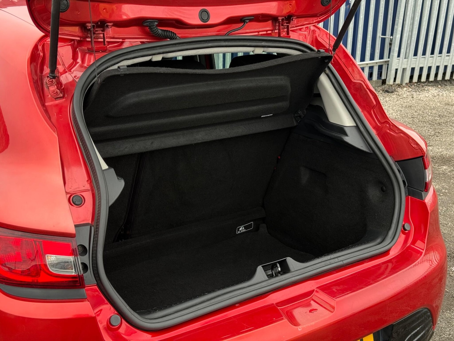 Used Renault Clio for sale - 76681947: Photo 31