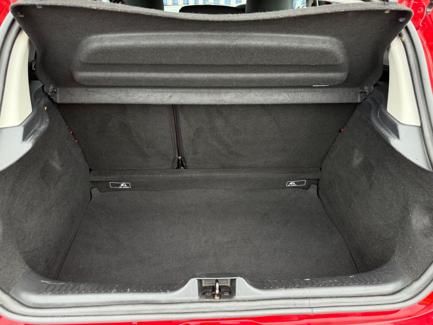 Used Renault Clio for sale - 76681947: Photo 32