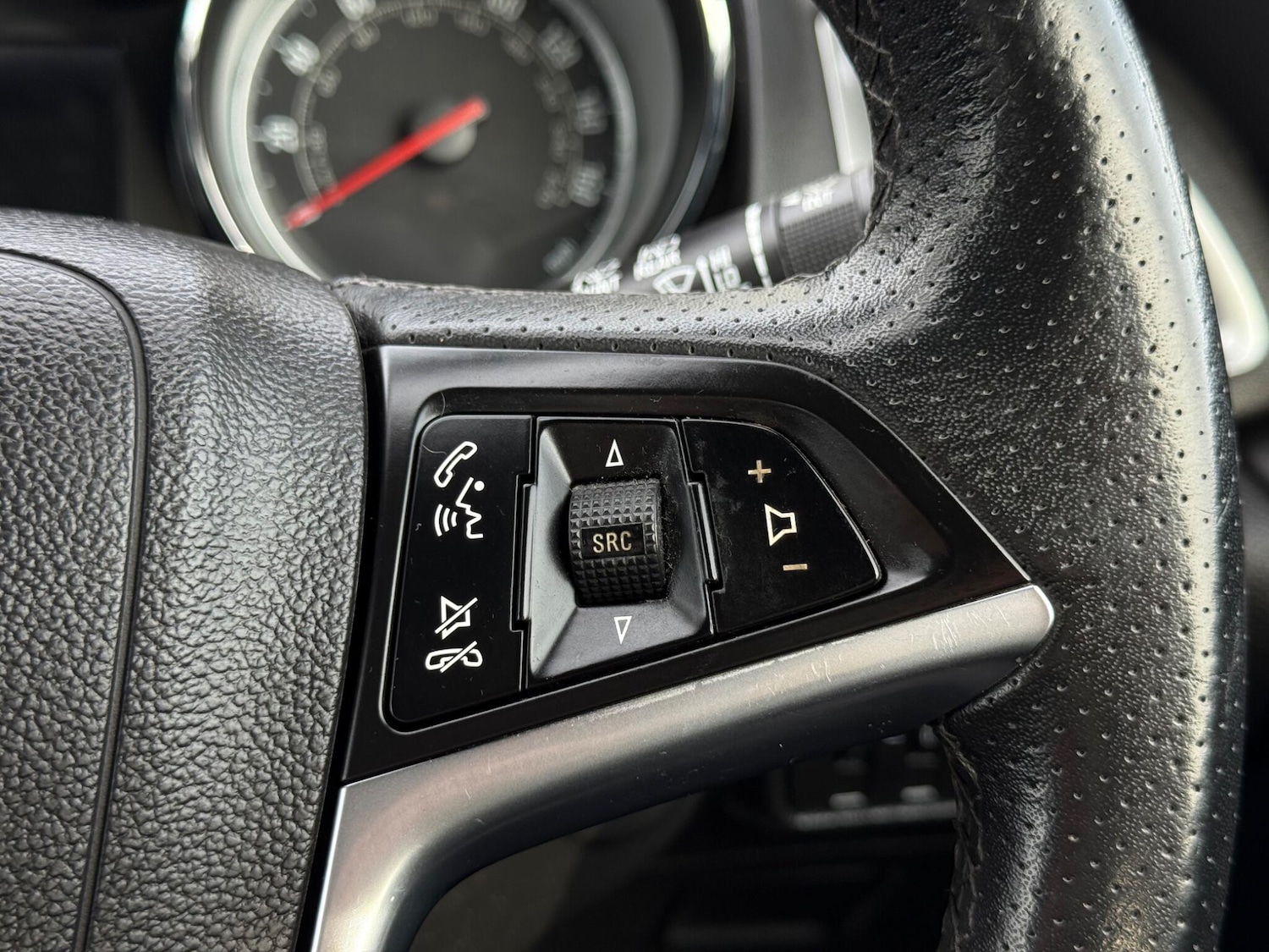 Used Vauxhall Astra 2015 for sale - 76681960: Photo 23