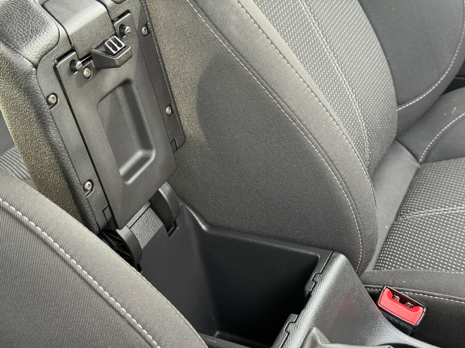 Used Vauxhall Astra 2015 for sale - 76681960: Photo 30