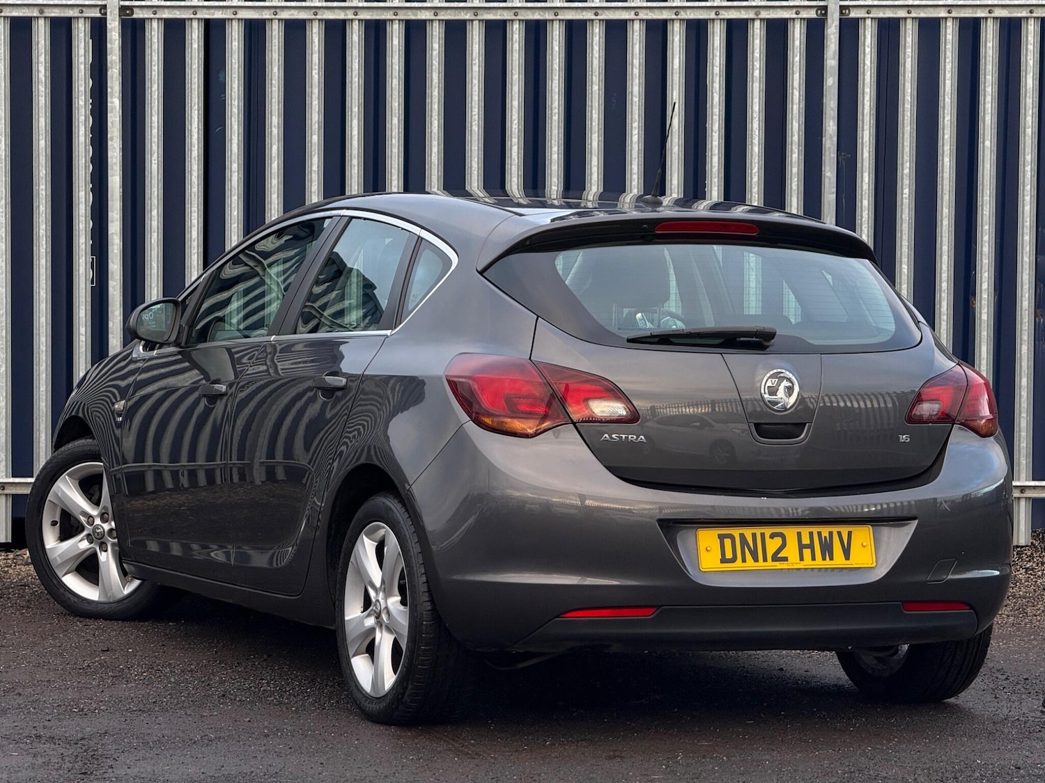 Used Vauxhall Astra 2012 for sale - 76850386: Photo 2