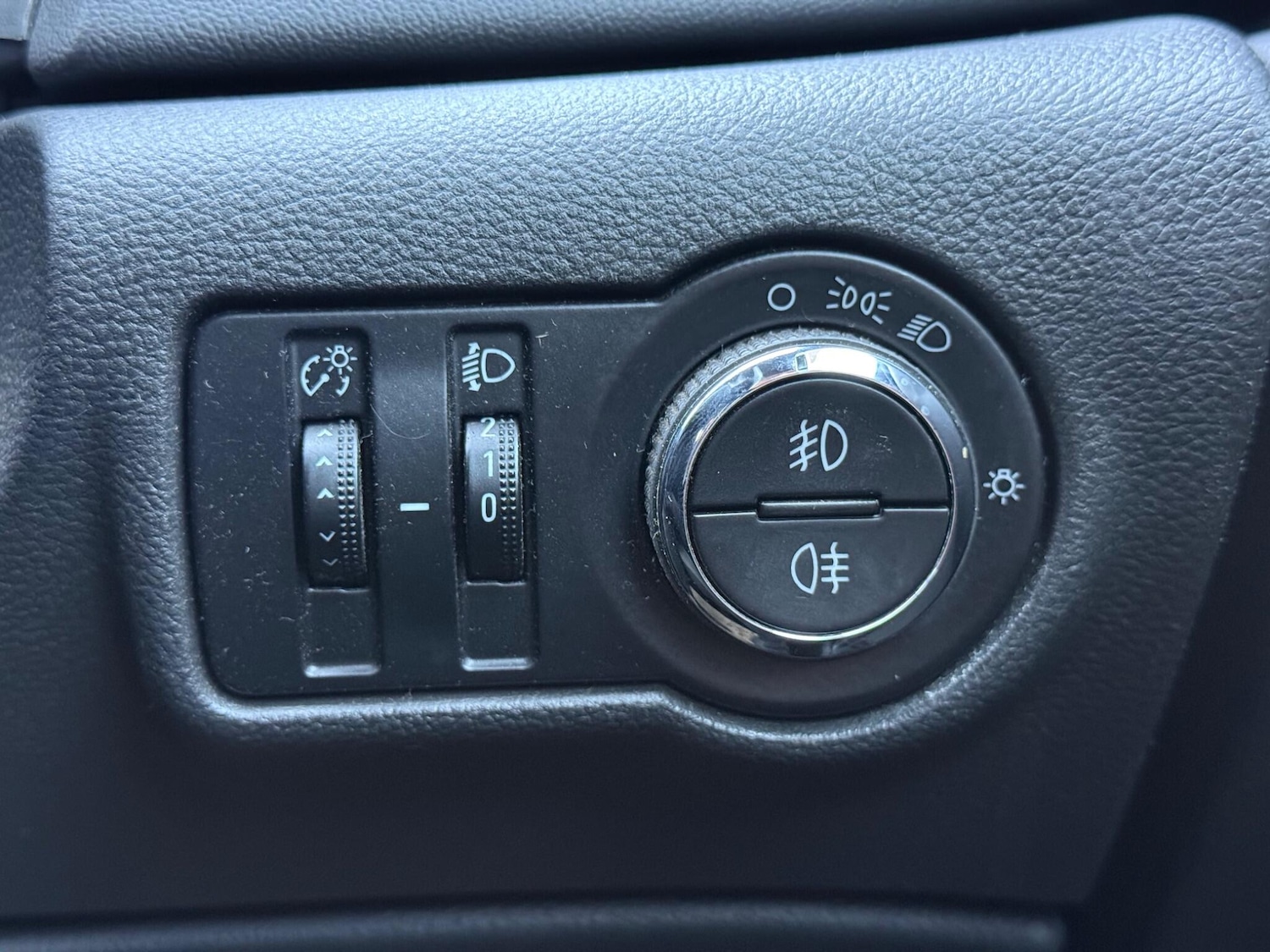 Used Vauxhall Astra 2012 for sale - 76850386: Photo 24