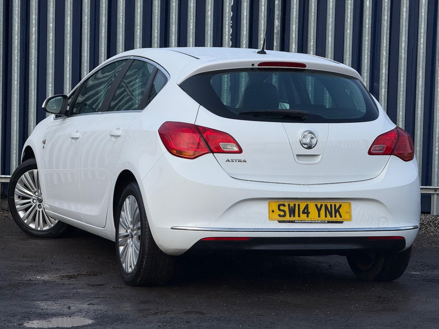 Used Vauxhall Astra for sale - 77683099: Photo 2