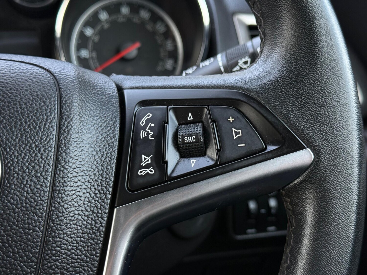 Used Vauxhall Astra for sale - 77683099: Photo 24