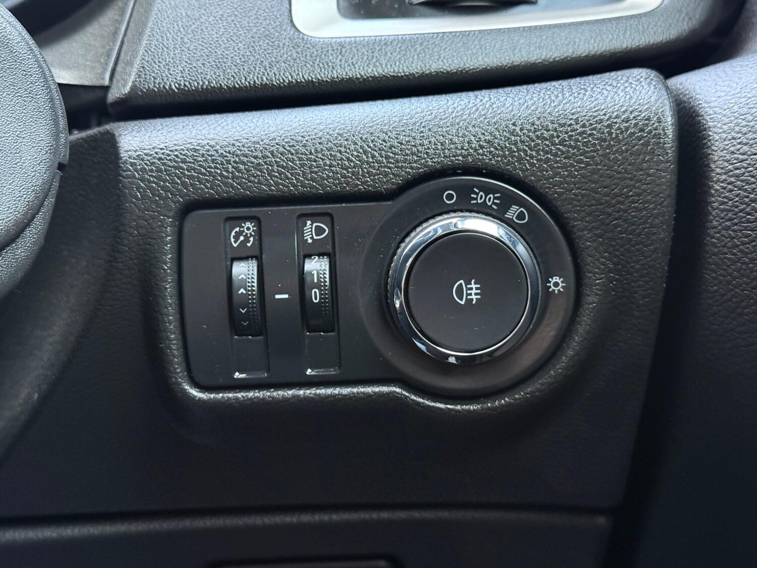 Used Vauxhall Astra for sale - 77683099: Photo 26