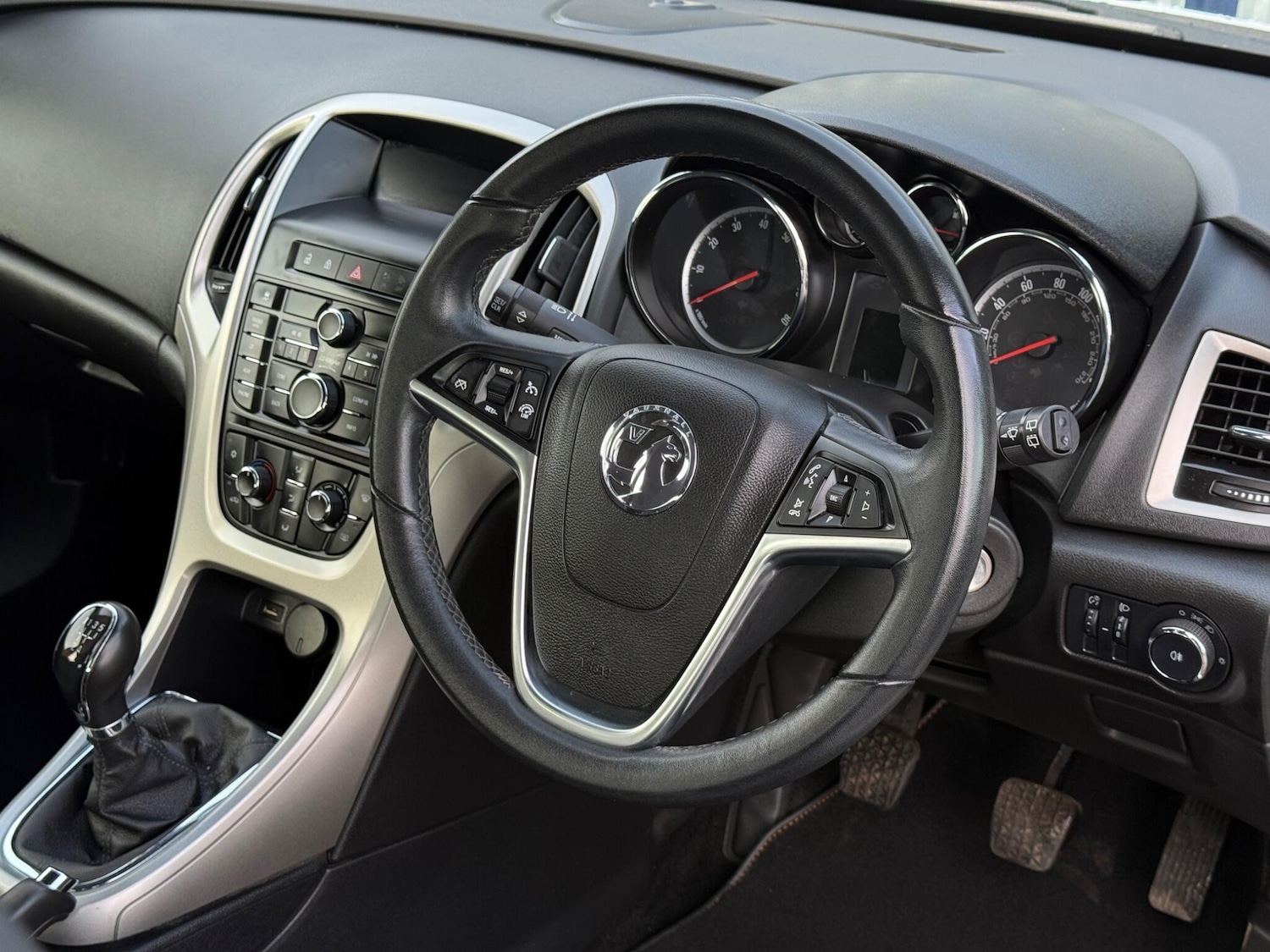 Used Vauxhall Astra for sale - 77683099: Photo 3