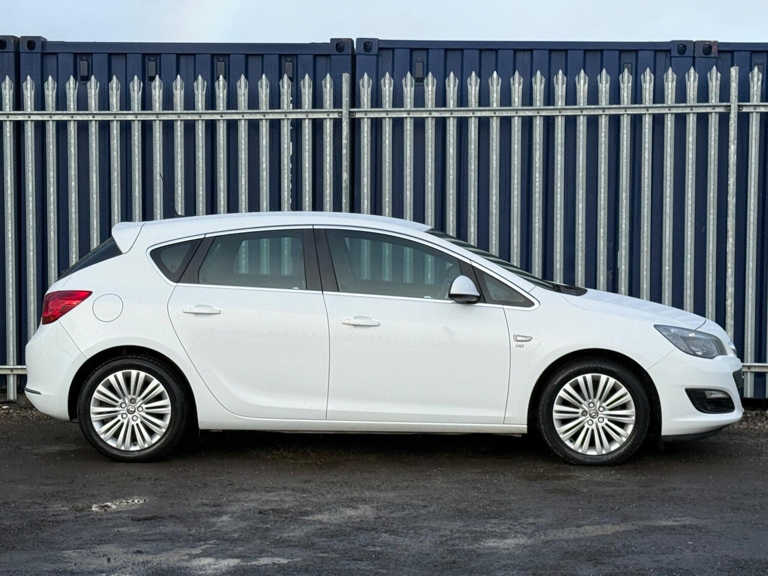 Used Vauxhall Astra for sale - 77683099: Photo 6