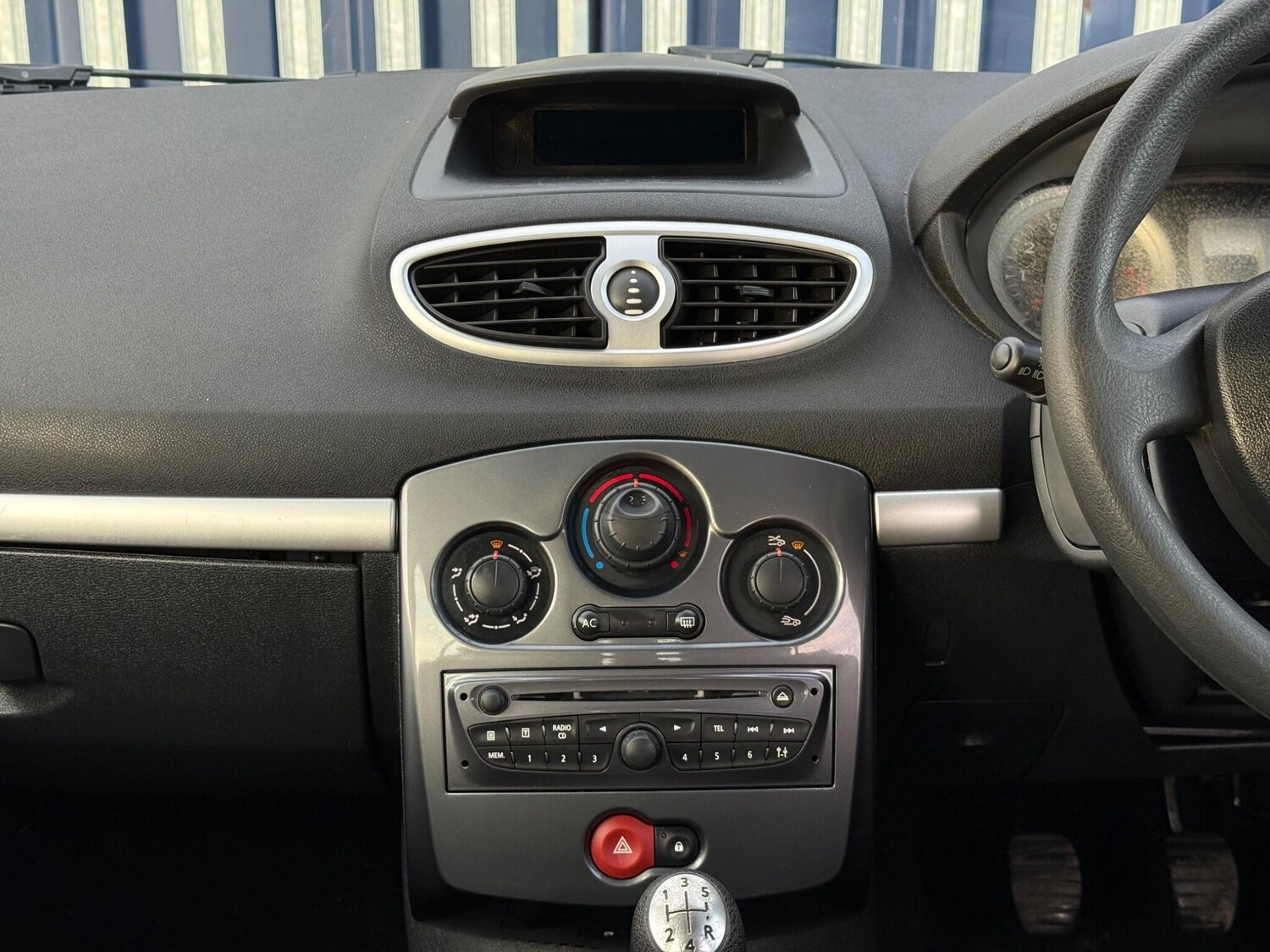 Used Renault Clio for sale - 77586956: Photo 17