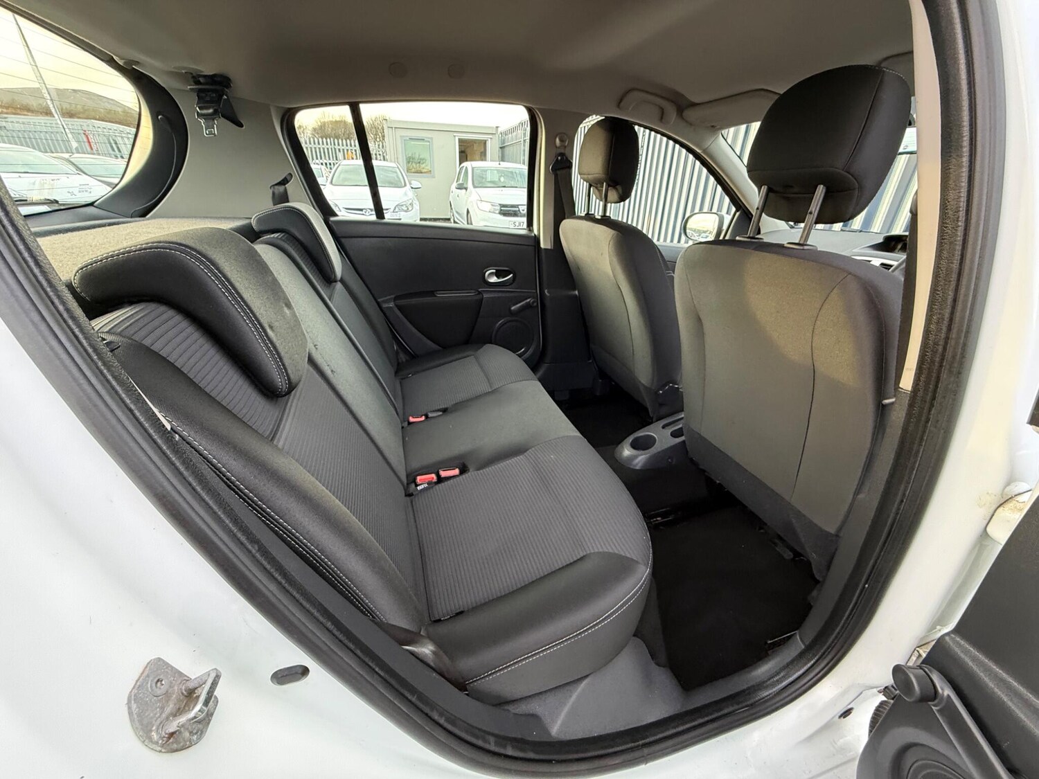 Used Renault Clio for sale - 77586956: Photo 30