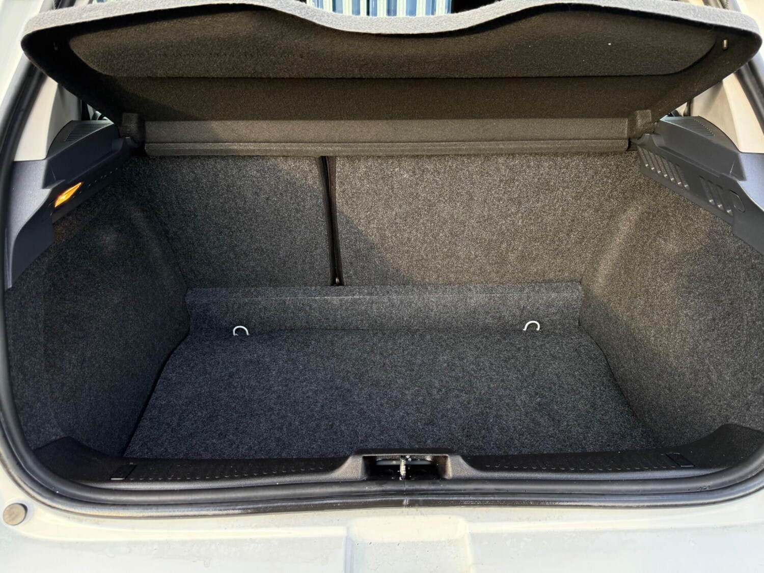 Used Renault Clio for sale - 77586956: Photo 32