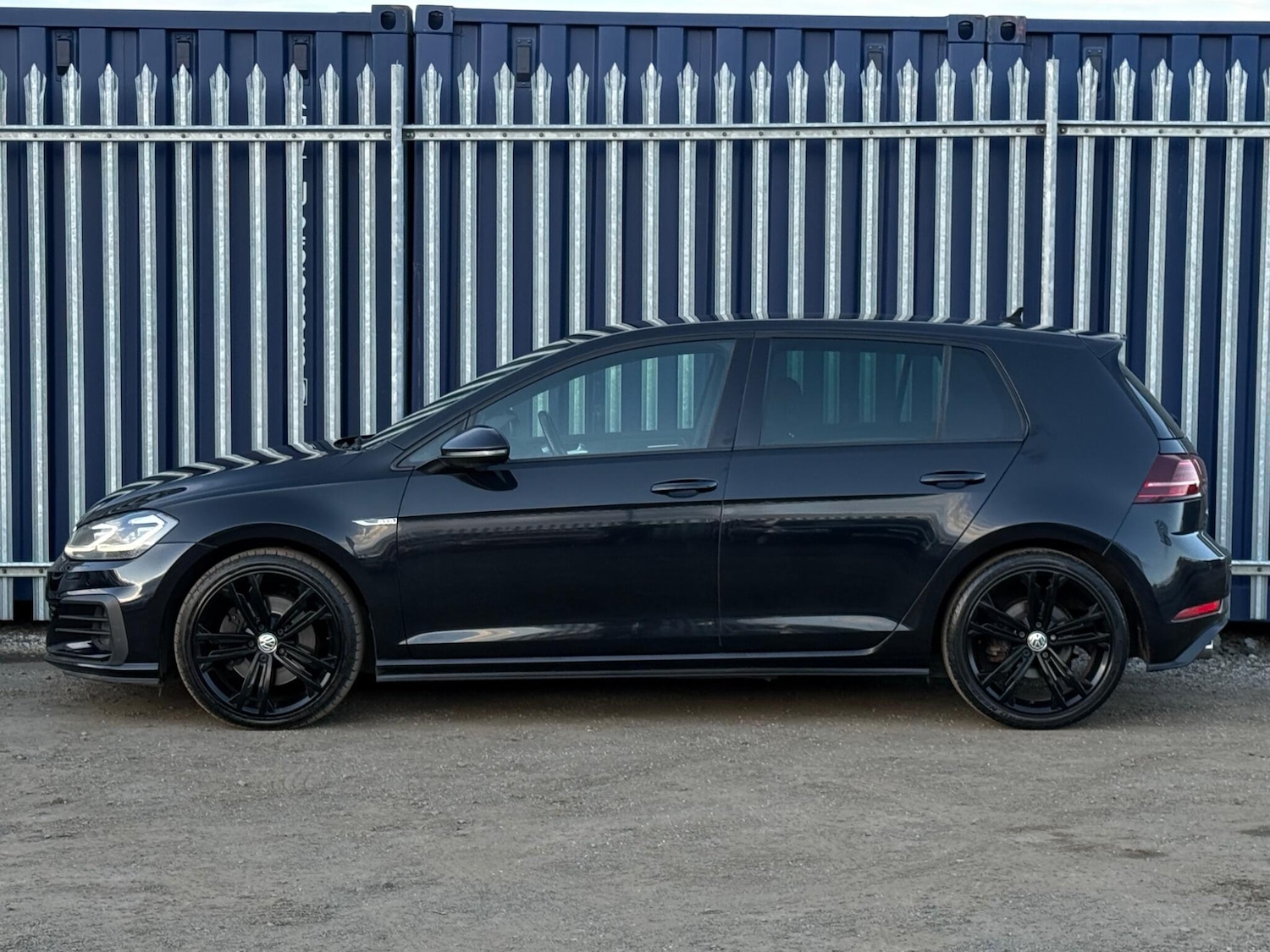 Used Volkswagen Golf 2017 for sale - 77852935: Photo 10