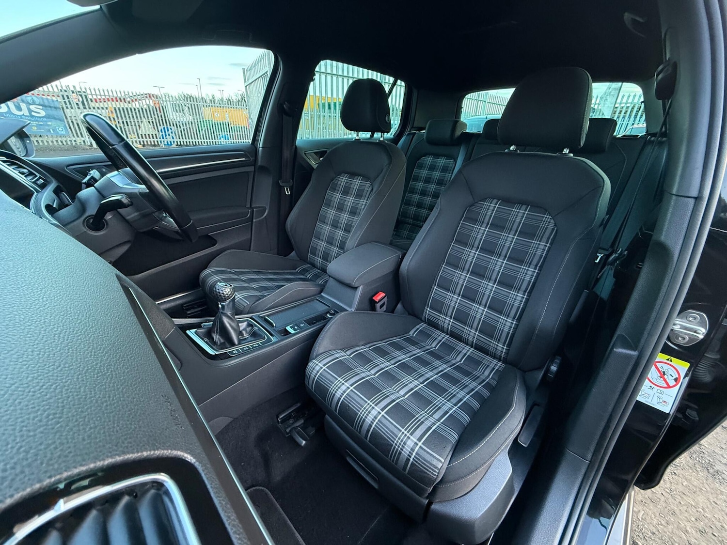 Used Volkswagen Golf 2017 for sale - 77852935: Photo 15