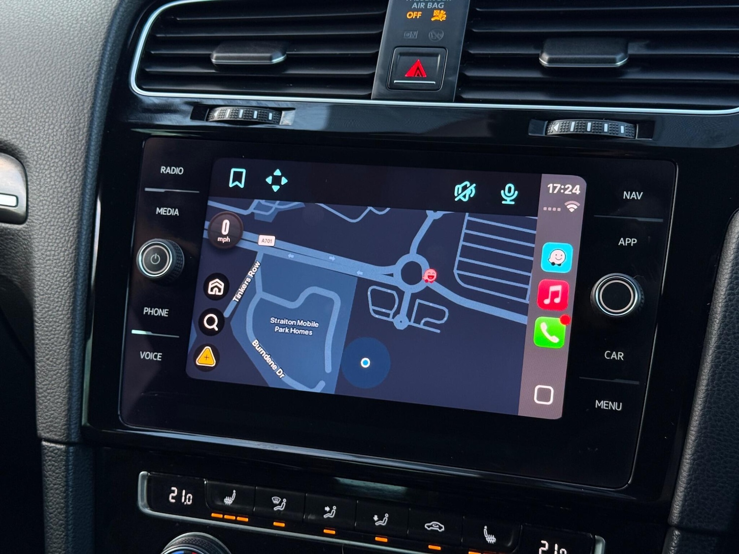 Used Volkswagen Golf 2017 for sale - 77852935: Photo 24