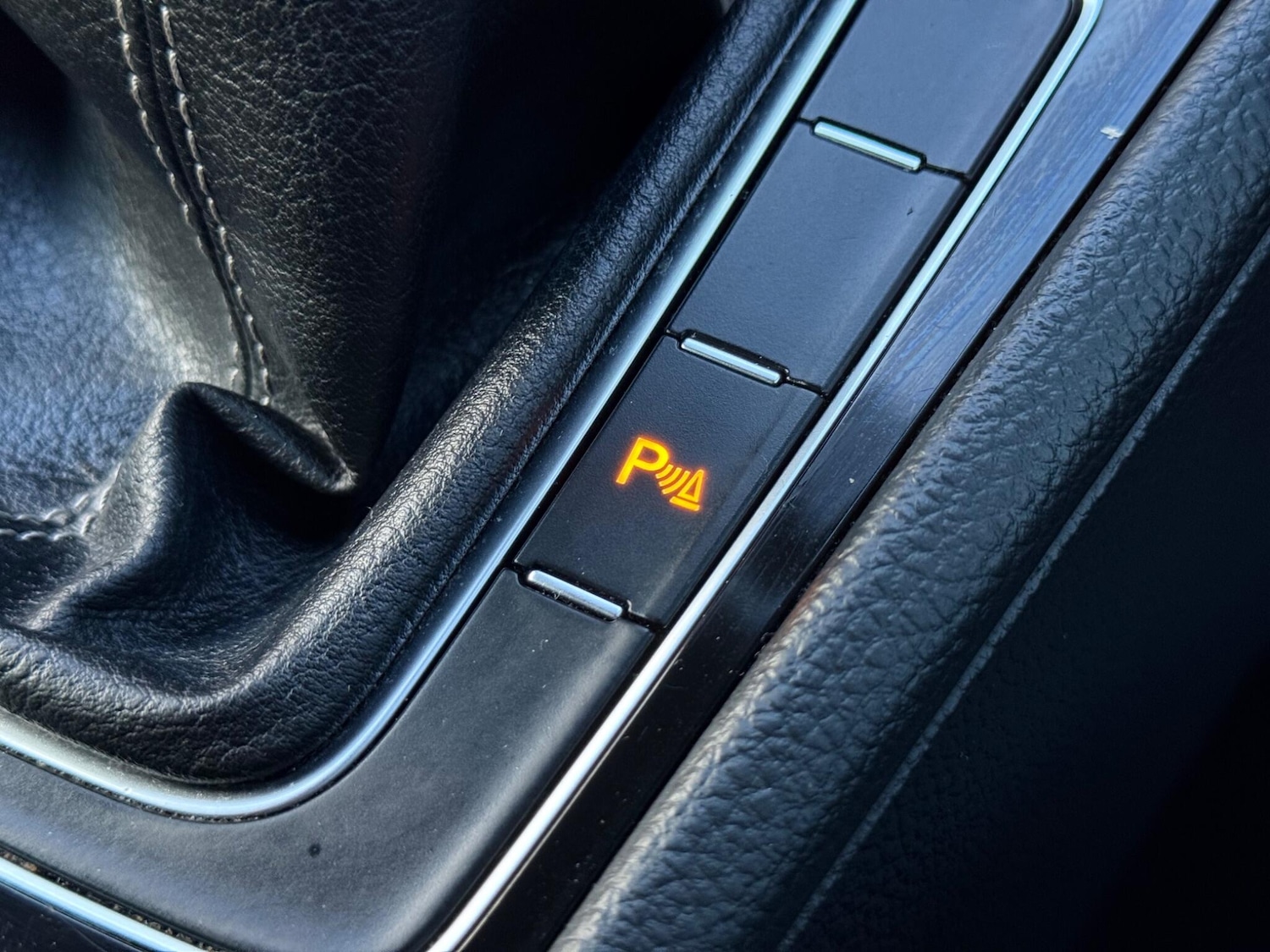 Used Volkswagen Golf 2017 for sale - 77852935: Photo 29