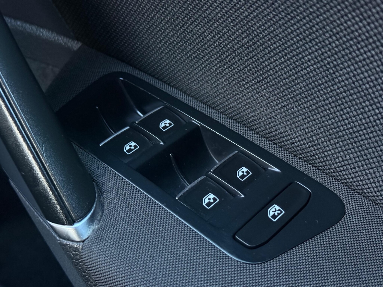 Used Volkswagen Golf 2017 for sale - 77852935: Photo 33