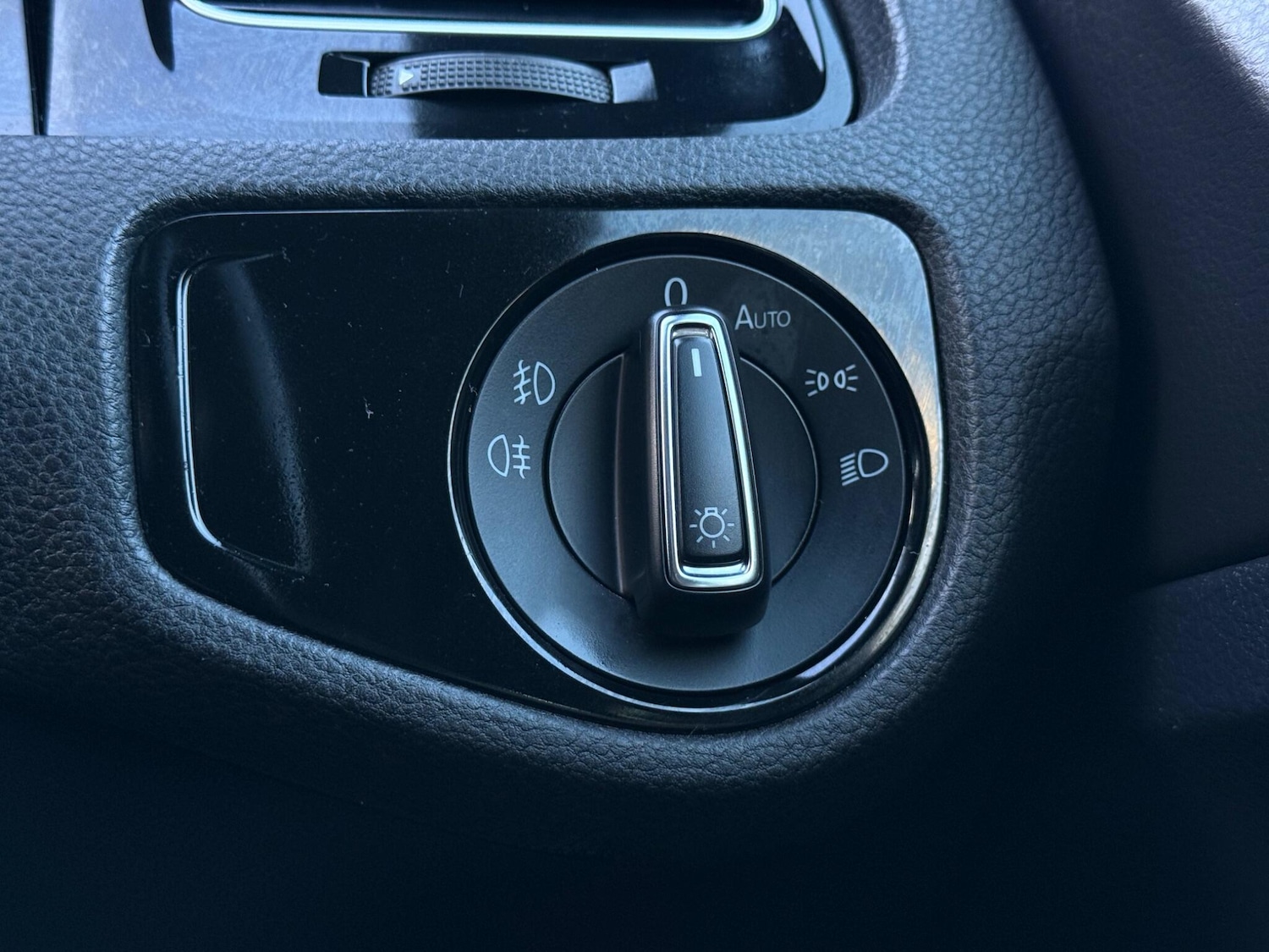 Used Volkswagen Golf 2017 for sale - 77852935: Photo 35