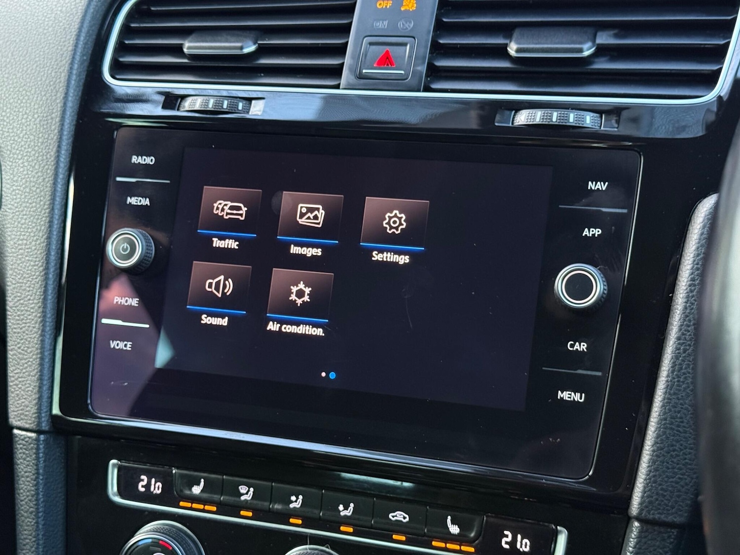 Used Volkswagen Golf 2017 for sale - 77852935: Photo 36