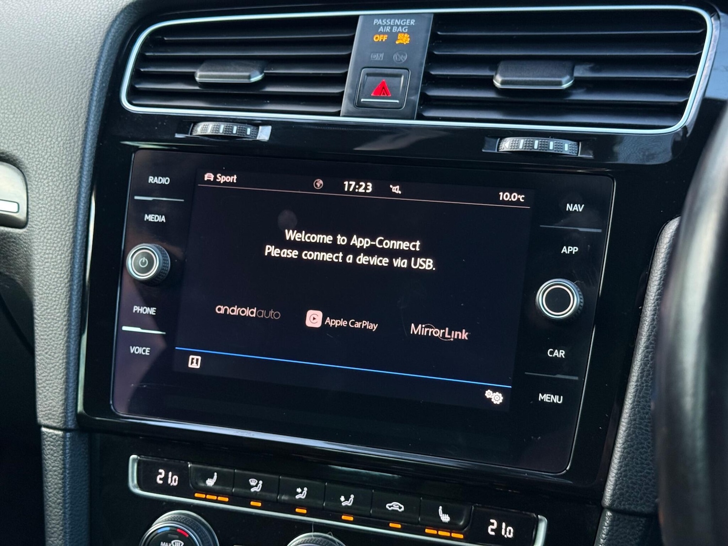 Used Volkswagen Golf 2017 for sale - 77852935: Photo 37