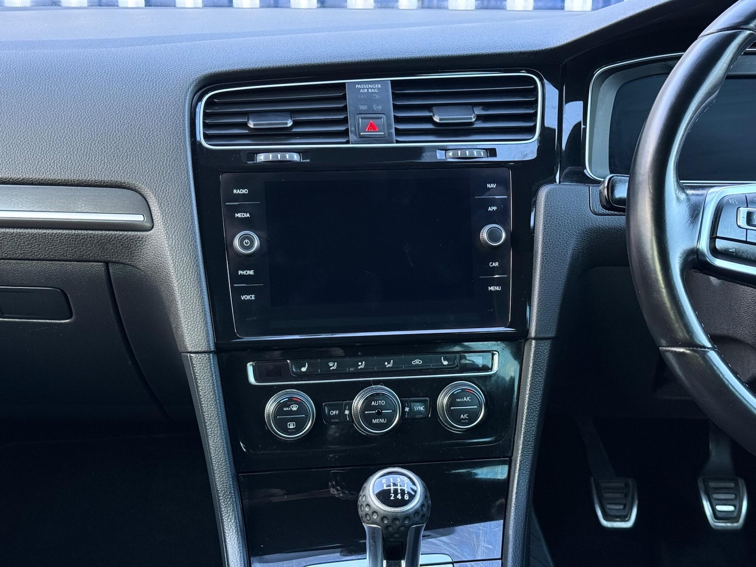 Used Volkswagen Golf 2017 for sale - 77852935: Photo 45