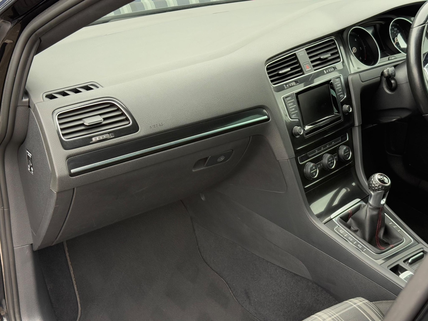 Used Volkswagen Golf 2014 for sale - 76681963: Photo 16