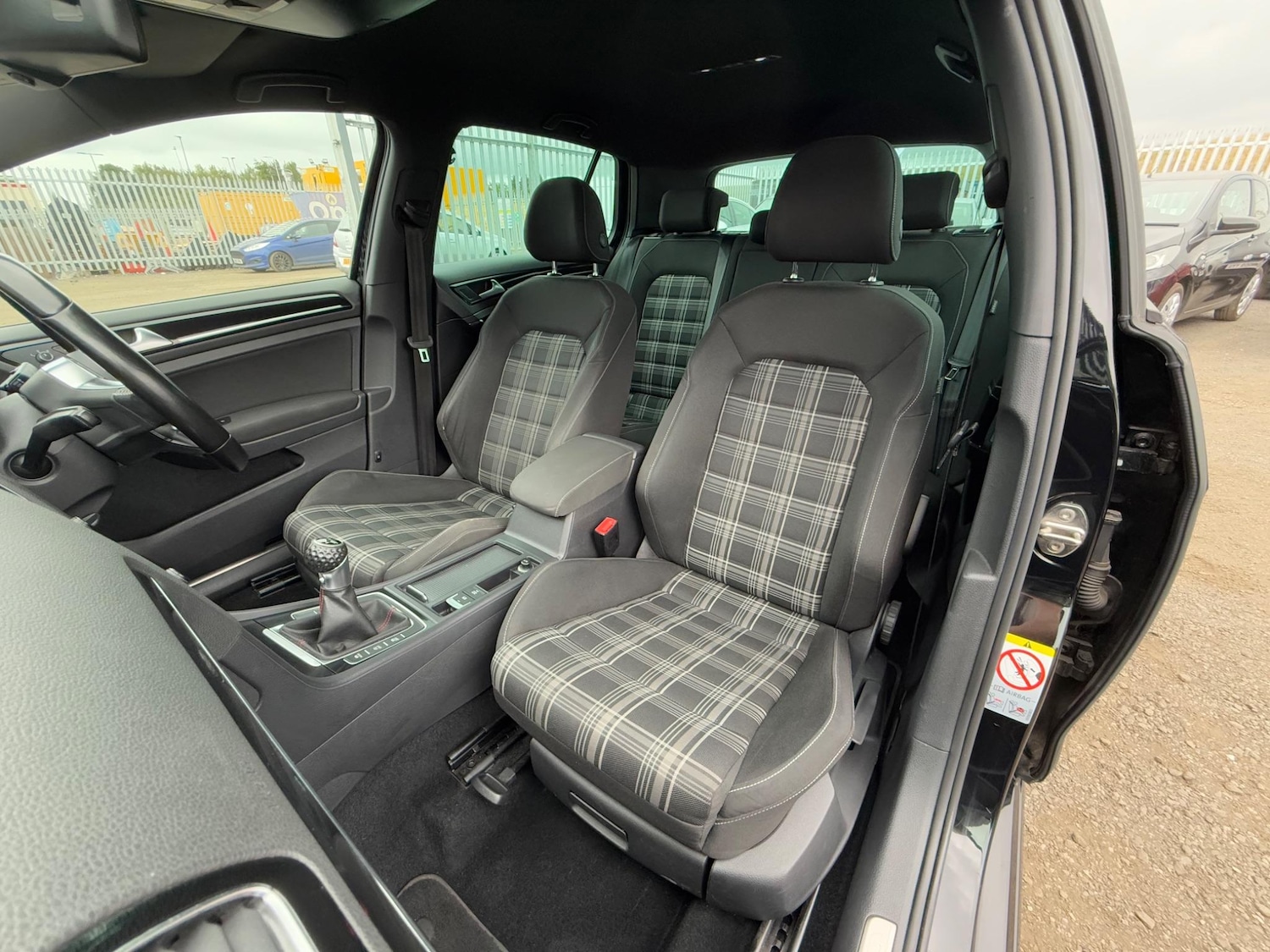 Used Volkswagen Golf 2014 for sale - 76681963: Photo 17