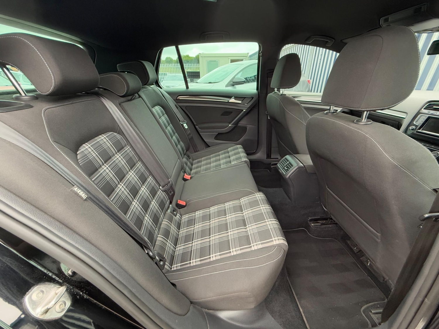 Used Volkswagen Golf 2014 for sale - 76681963: Photo 38