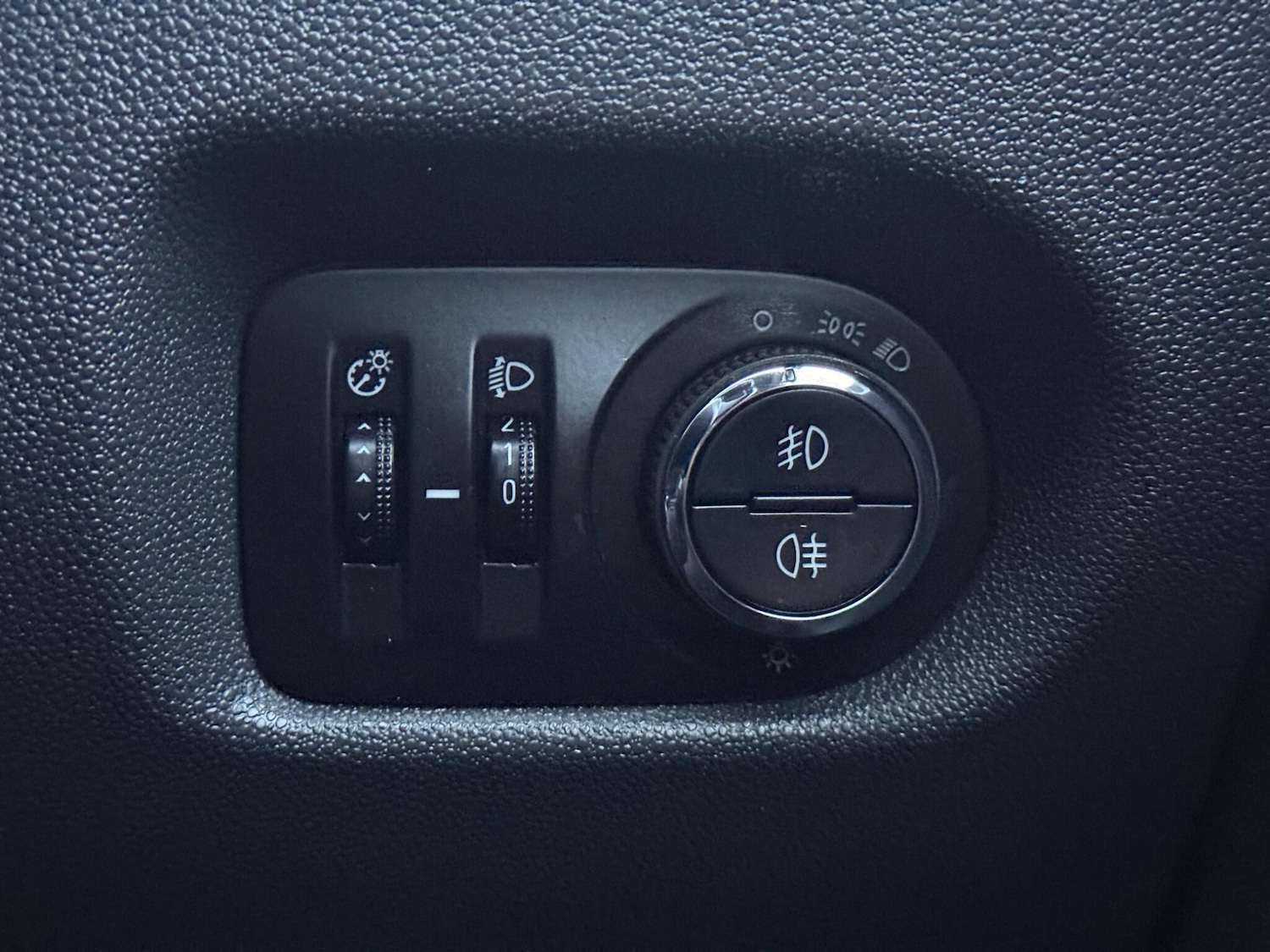 Used Vauxhall Corsa 2013 for sale - 76681961: Photo 23