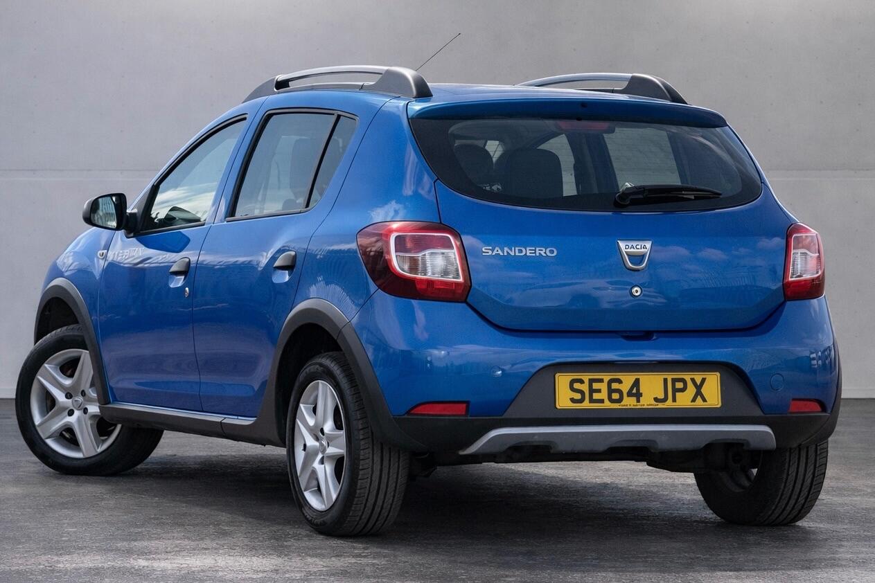 Used Dacia Sandero Stepway 2015 for sale - 78205252: Photo 2