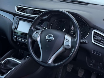 Used Nissan Qashqai 2015 for sale - 79184452: Photo