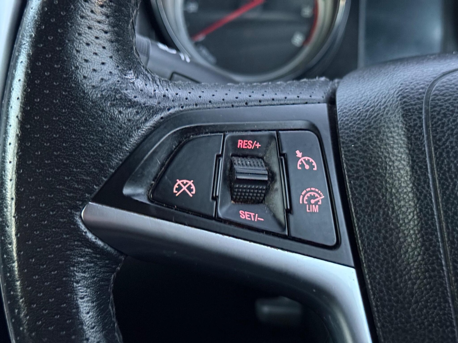 Used Vauxhall Astra for sale - 77242810: Photo 23