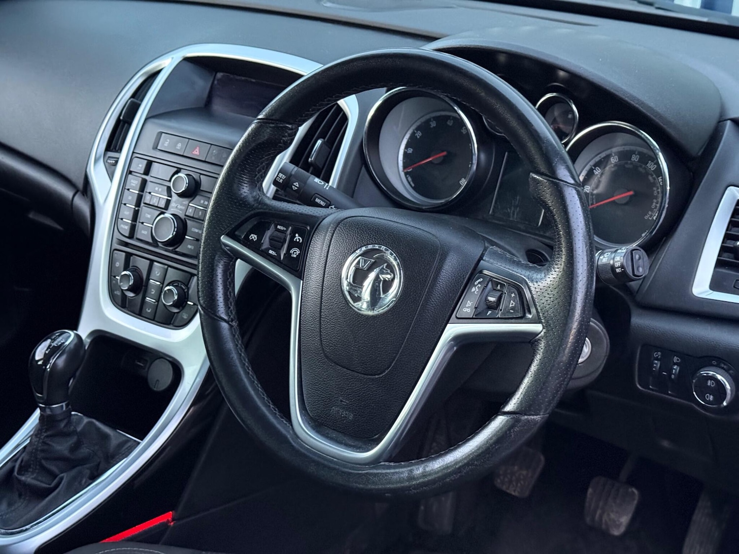 Used Vauxhall Astra for sale - 77242810: Photo 3