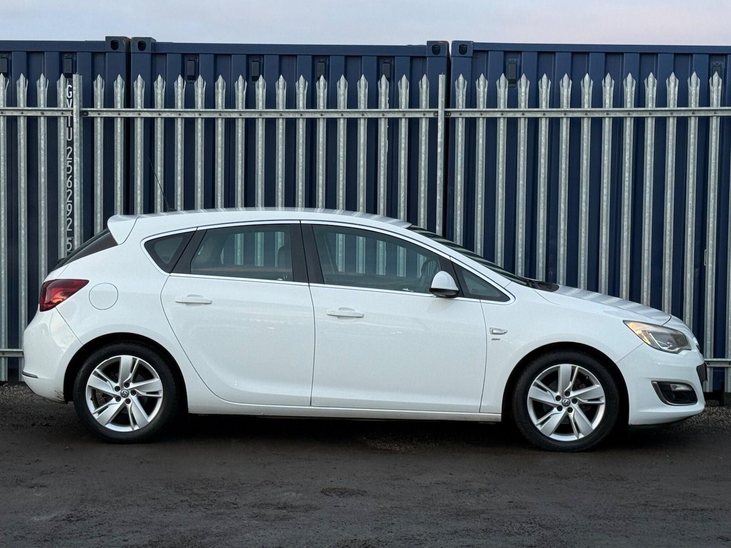 Used Vauxhall Astra for sale - 77242810: Photo 6