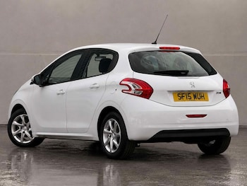 Used Peugeot 208 2015 for sale - 79546564: Photo