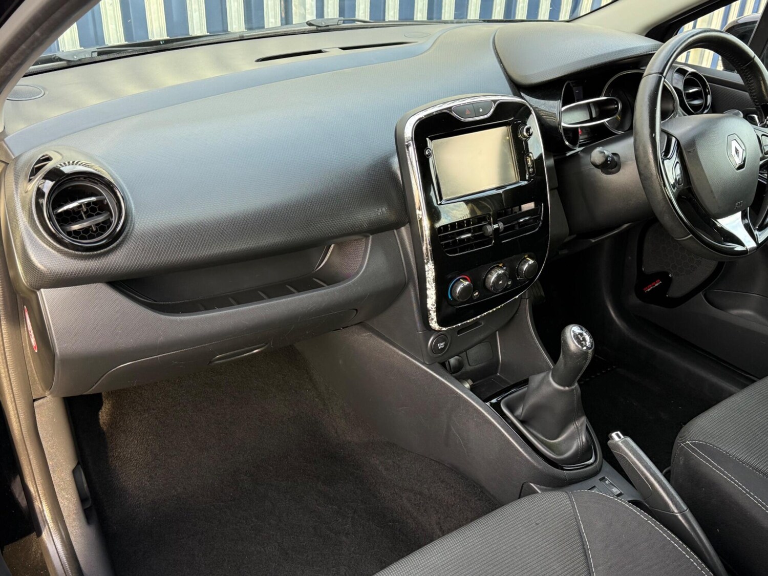 Used Renault Clio for sale - 77585662: Photo 13