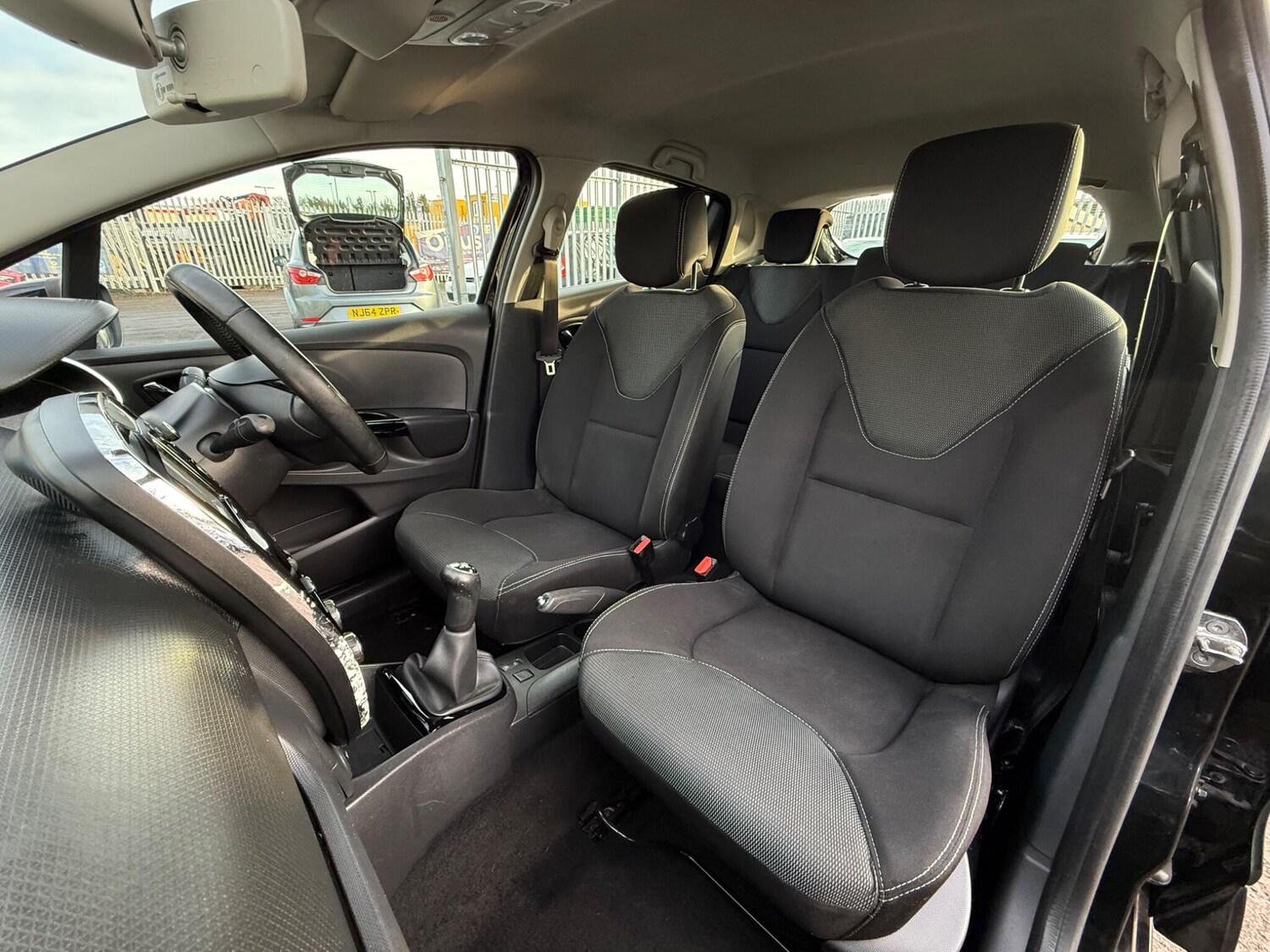 Used Renault Clio for sale - 77585662: Photo 14