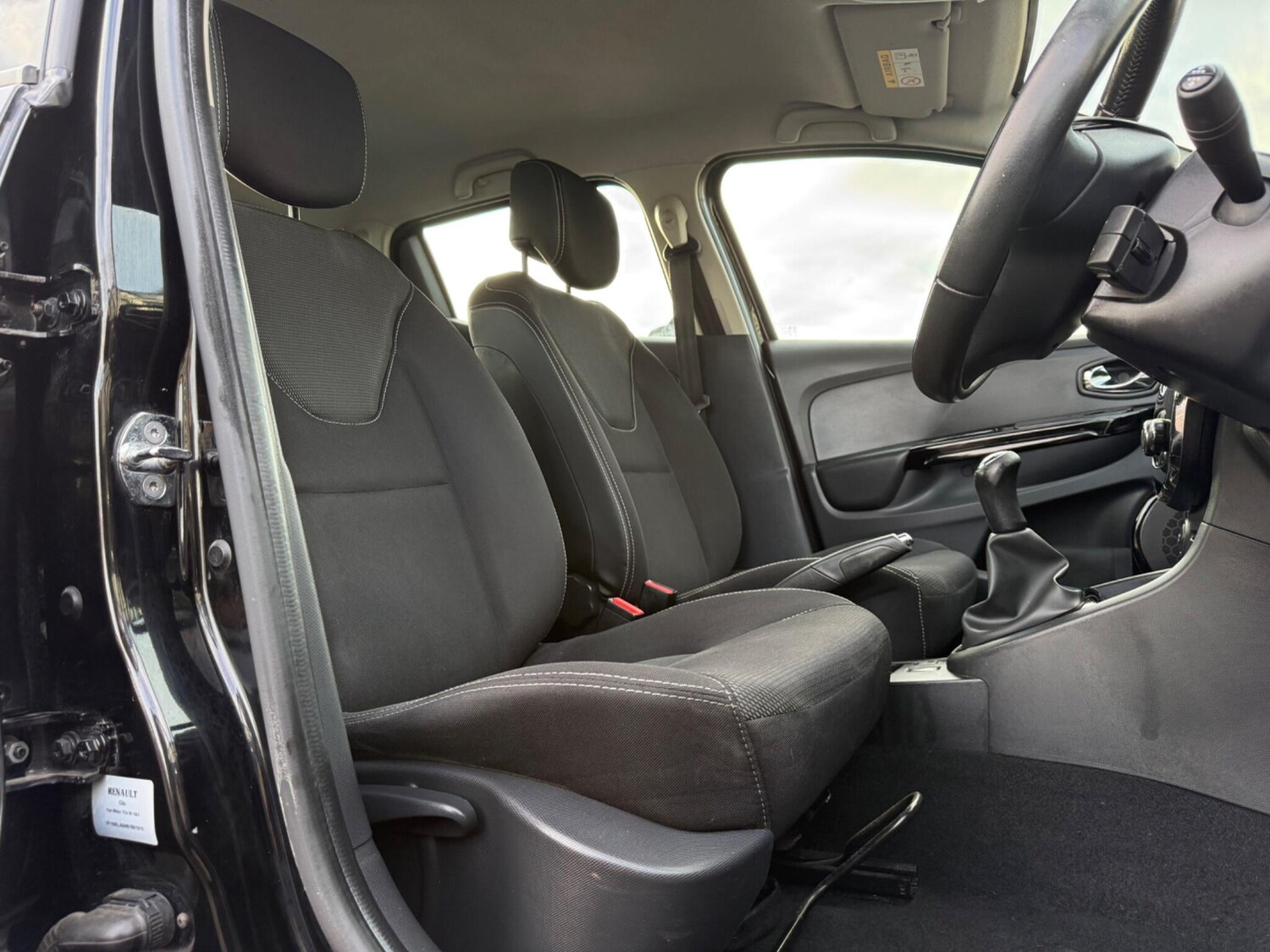Used Renault Clio for sale - 77585662: Photo 15