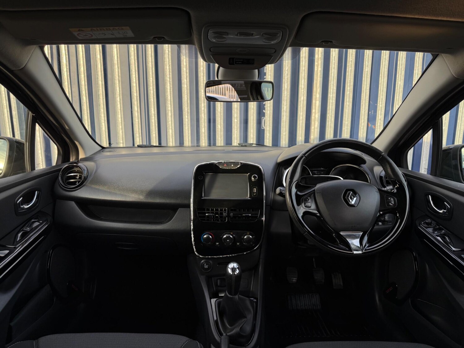 Used Renault Clio for sale - 77585662: Photo 16