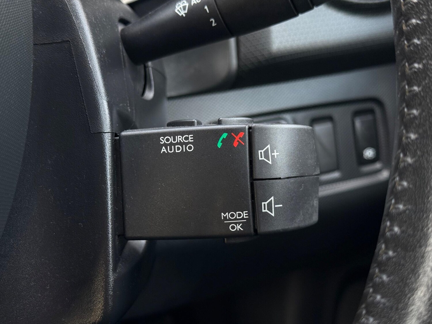 Used Renault Clio for sale - 77585662: Photo 31